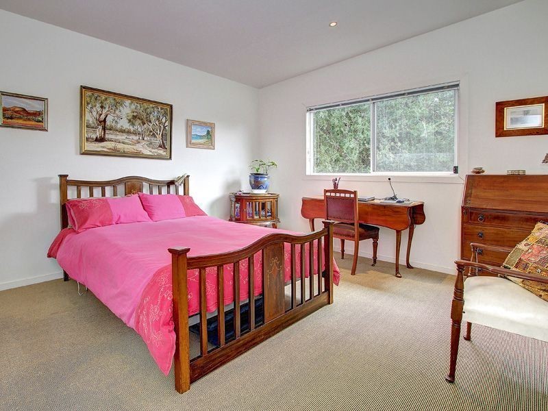 4 Florence Avenue, Rosebud West VIC 3940