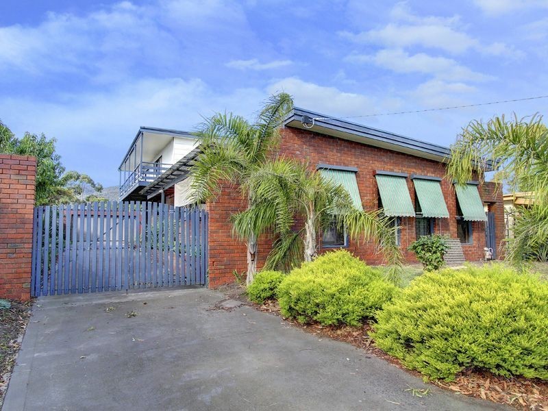 11 Overlea Avenue, Rosebud VIC 3939