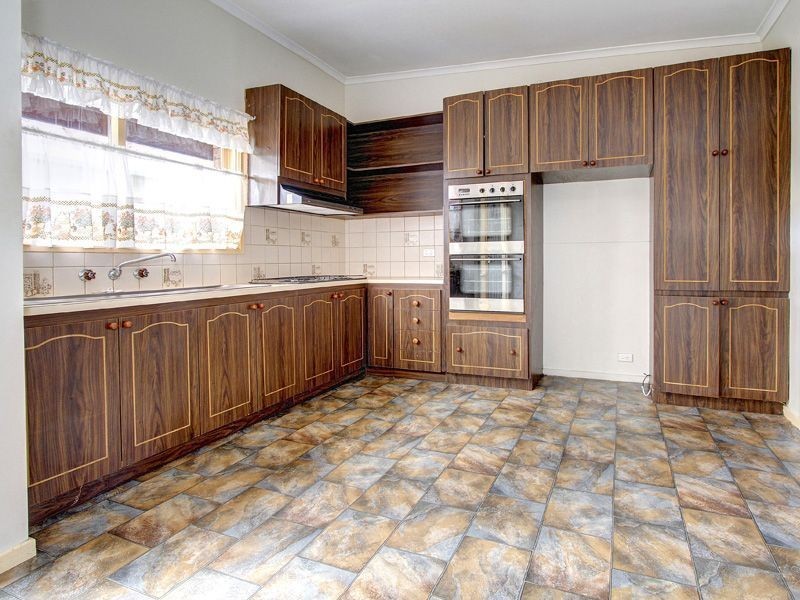 11 Overlea Avenue, Rosebud VIC 3939