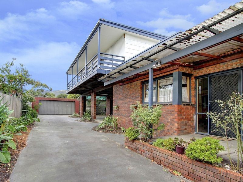11 Overlea Avenue, Rosebud VIC 3939