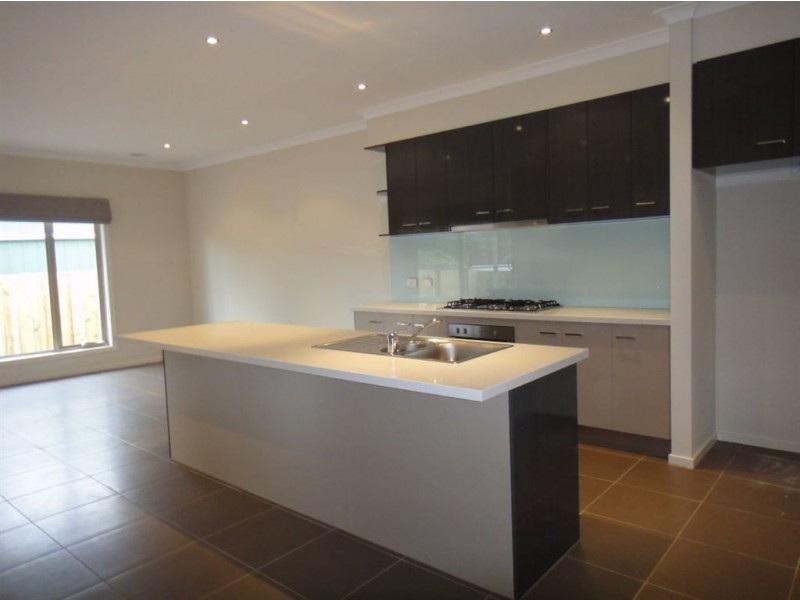 24B Nixon Street, Rosebud VIC 3939