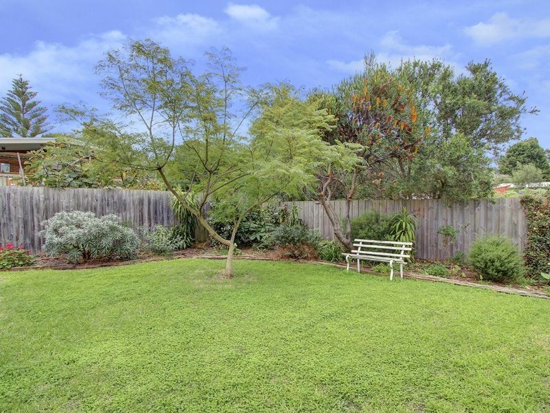 98 Sixth Ave, Rosebud VIC 3939