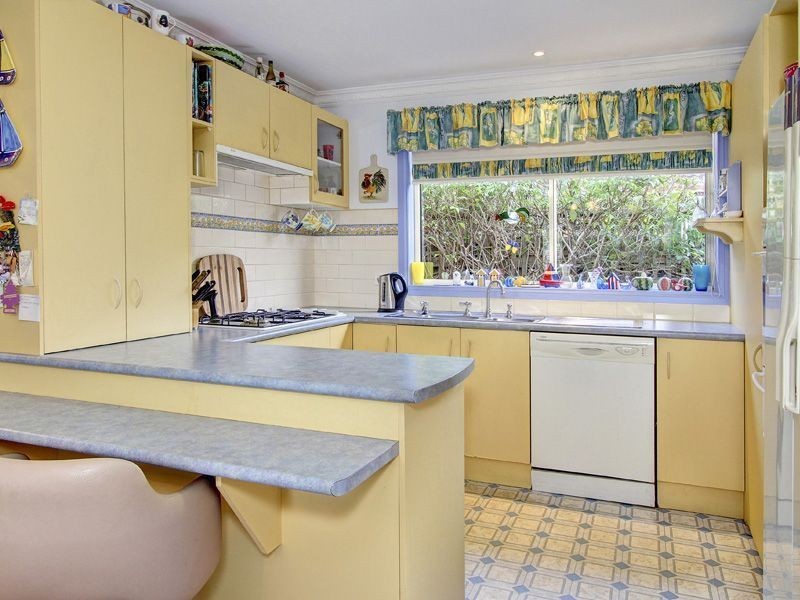 2 Boronia Avenue, Rosebud West VIC 3940