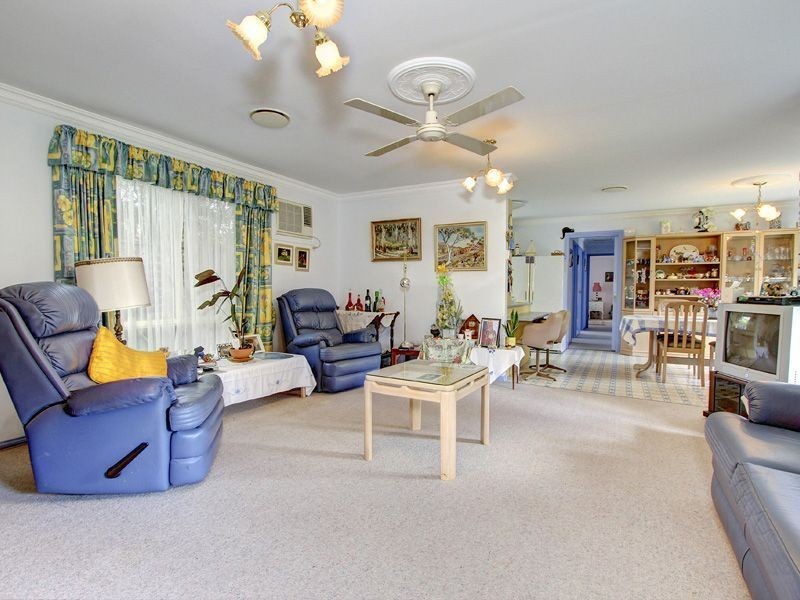 2 Boronia Avenue, Rosebud West VIC 3940