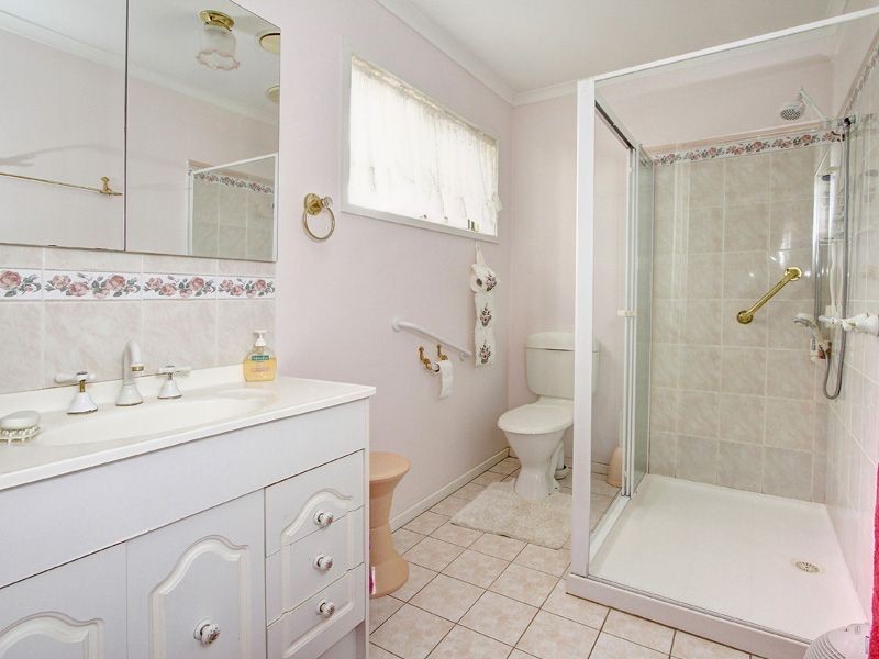 2 Boronia Avenue, Rosebud West VIC 3940