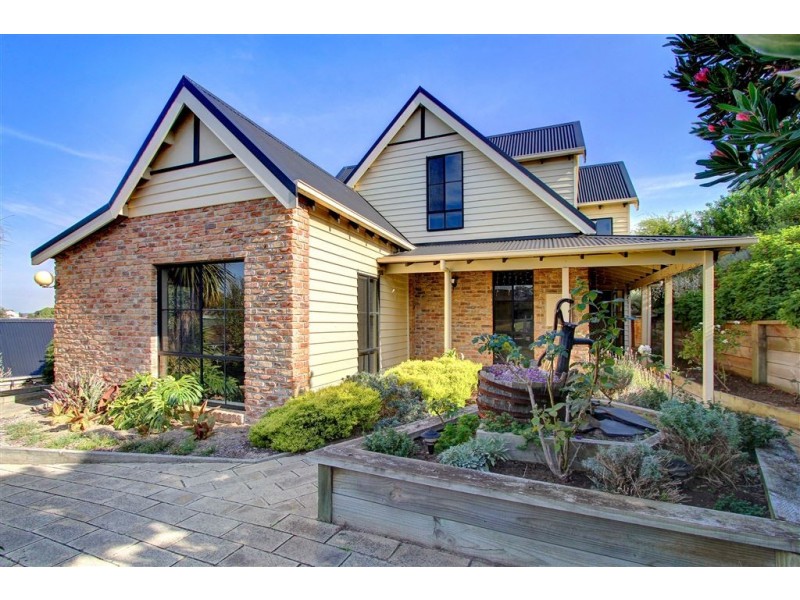 2 Sandpiper Court, Rosebud VIC 3939