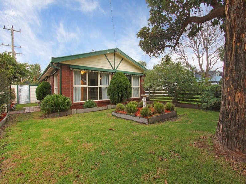 127 Ninth Avenue, Rosebud VIC 3939