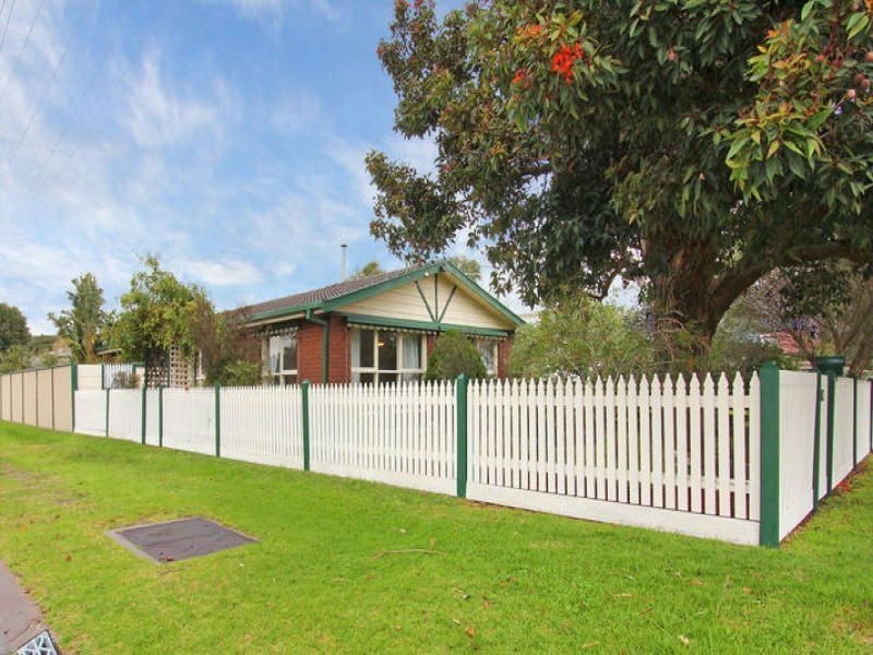 127 Ninth Avenue, Rosebud VIC 3939