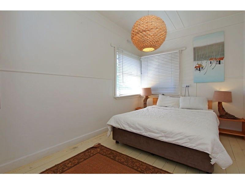 80 Ninth Avenue, Rosebud VIC 3939