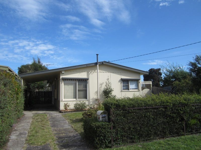 70 Ninth Avenue, Rosebud VIC 3939