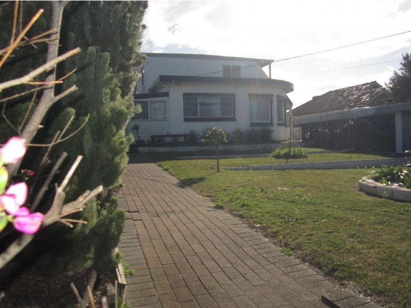 34 Ninth Avenue, Rosebud VIC 3939