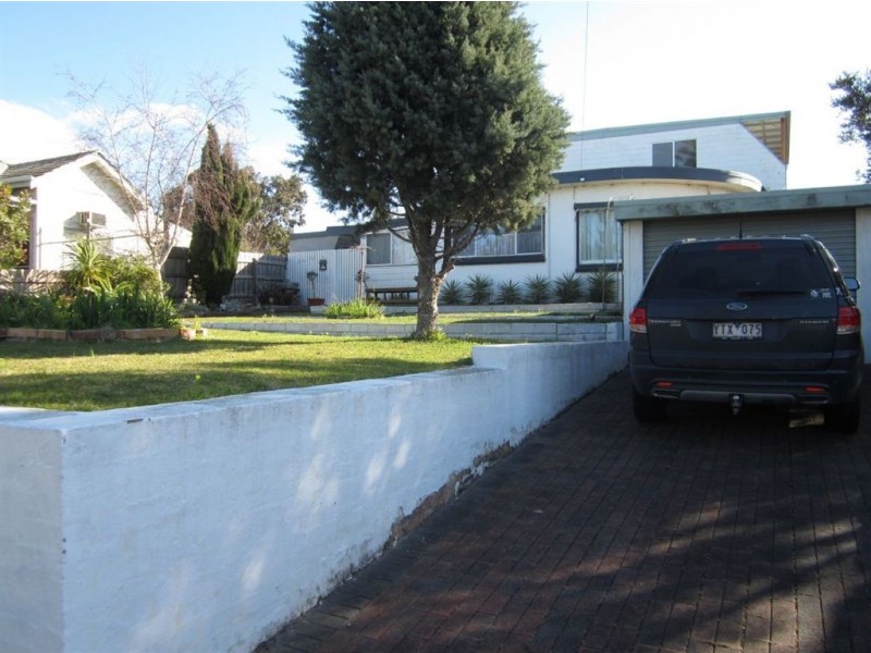 34 Ninth Avenue, Rosebud VIC 3939