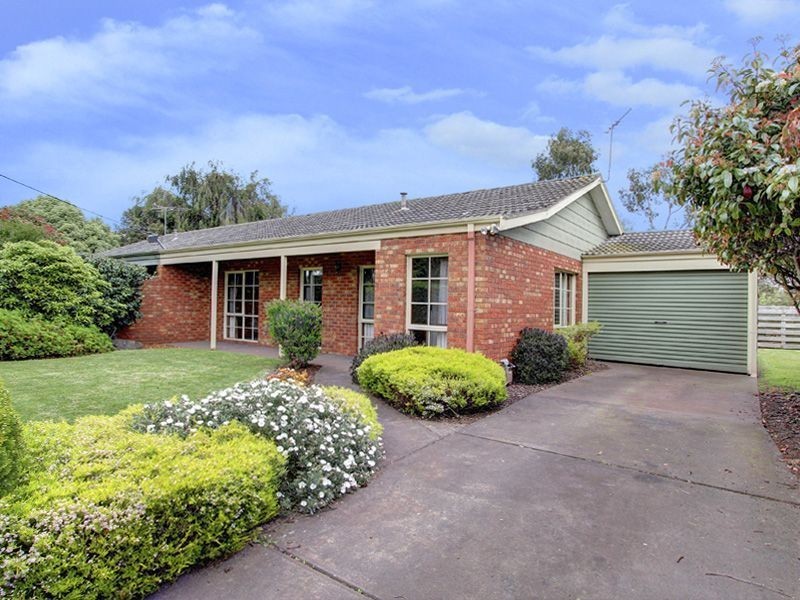 10 Wyuna Street, Rosebud West VIC 3940