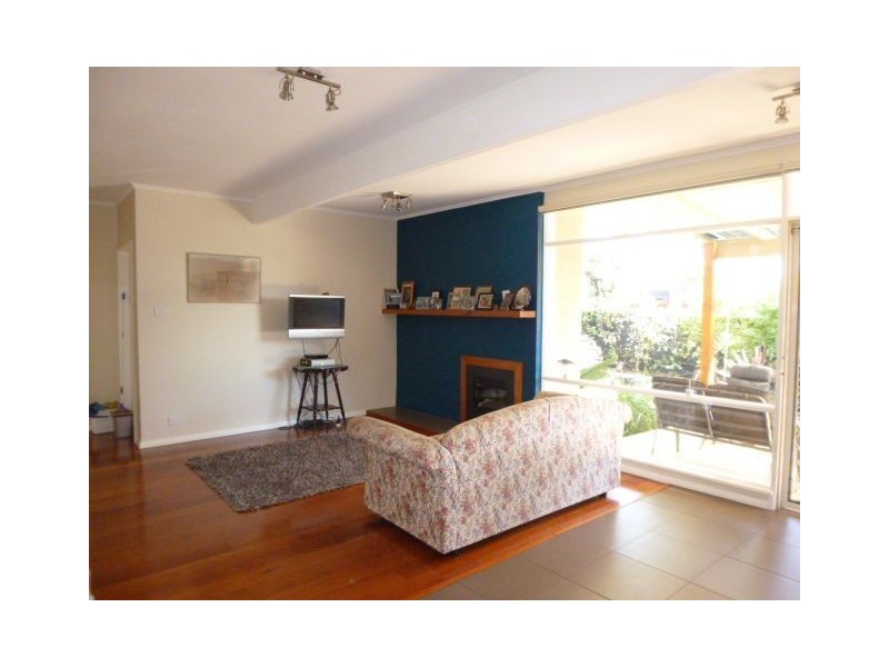 15 Lyon Street, Rosebud VIC 3939