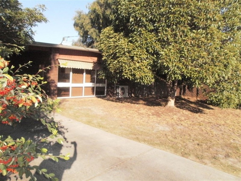 13 Cootamundra Ave, Rosebud West VIC 3940