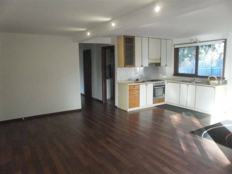 13 Cootamundra Ave, Rosebud West VIC 3940