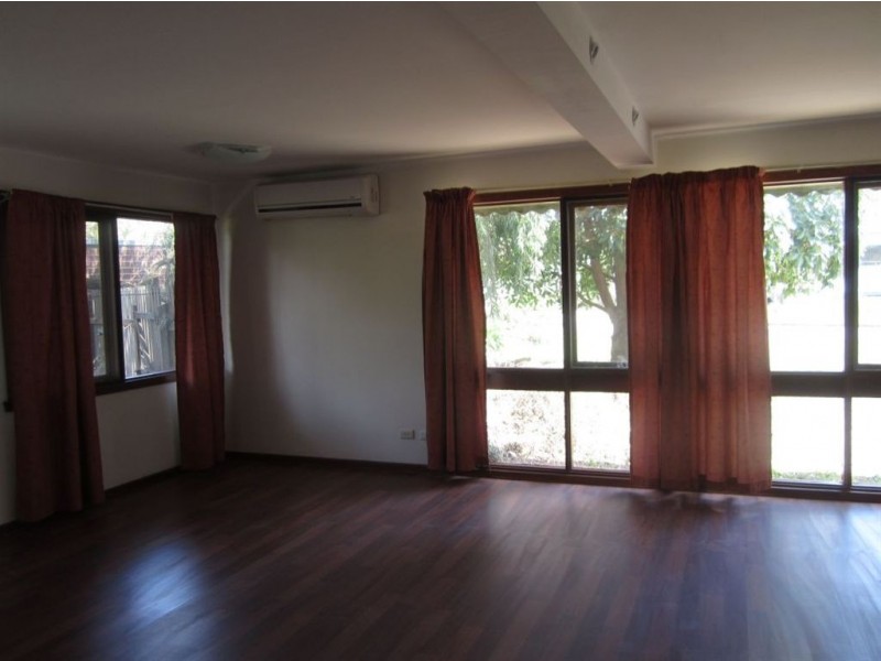 13 Cootamundra Ave, Rosebud West VIC 3940