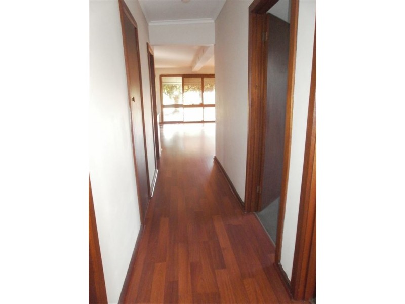 13 Cootamundra Ave, Rosebud West VIC 3940