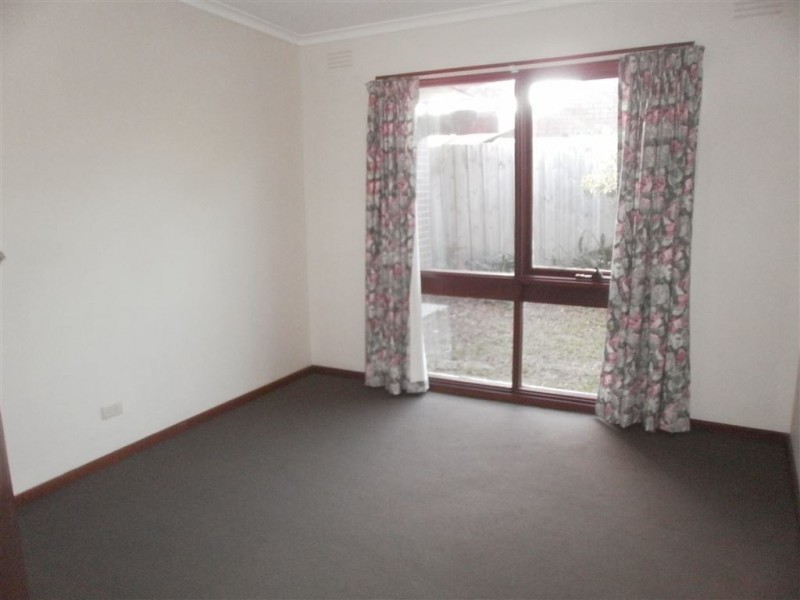 13 Cootamundra Ave, Rosebud West VIC 3940