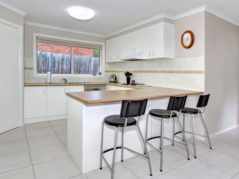8 Leisure Way North, Rosebud VIC 3939
