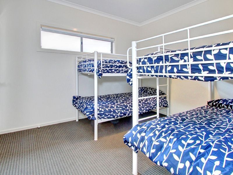 8 Elanora Court, Rosebud West VIC 3940