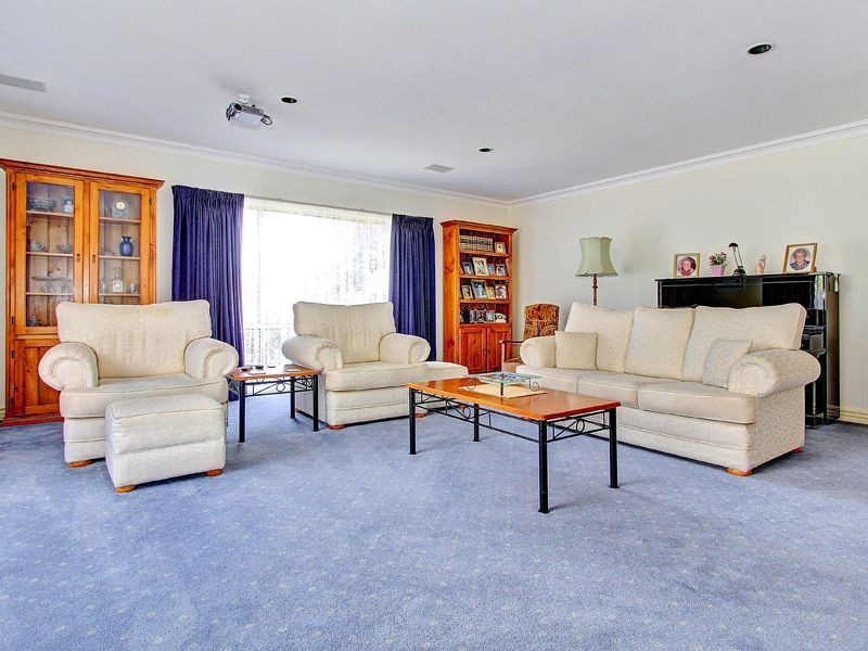 9 Hove Rd, Rosebud VIC 3939