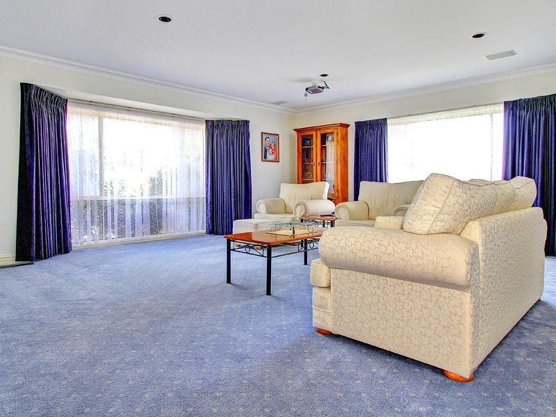 9 Hove Rd, Rosebud VIC 3939