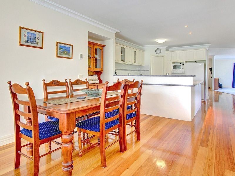 9 Hove Rd, Rosebud VIC 3939