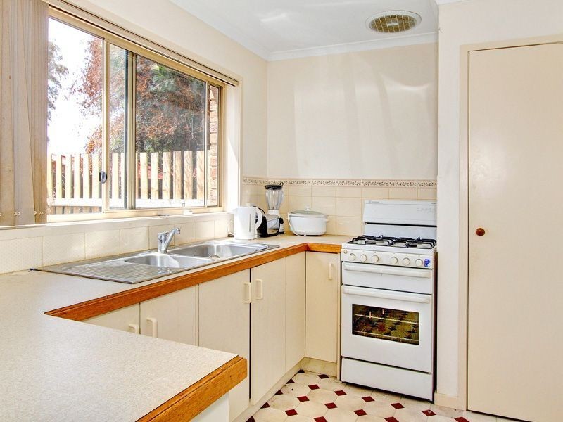 218 Eighth Avenue, Rosebud VIC 3939