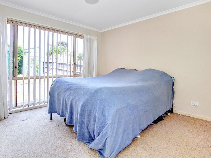 218 Eighth Avenue, Rosebud VIC 3939