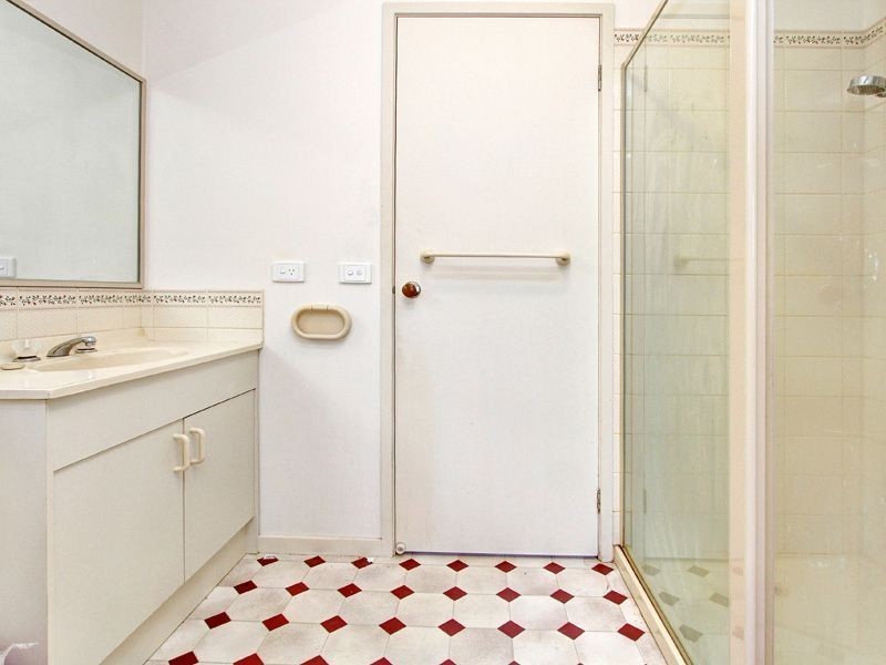 218 Eighth Avenue, Rosebud VIC 3939