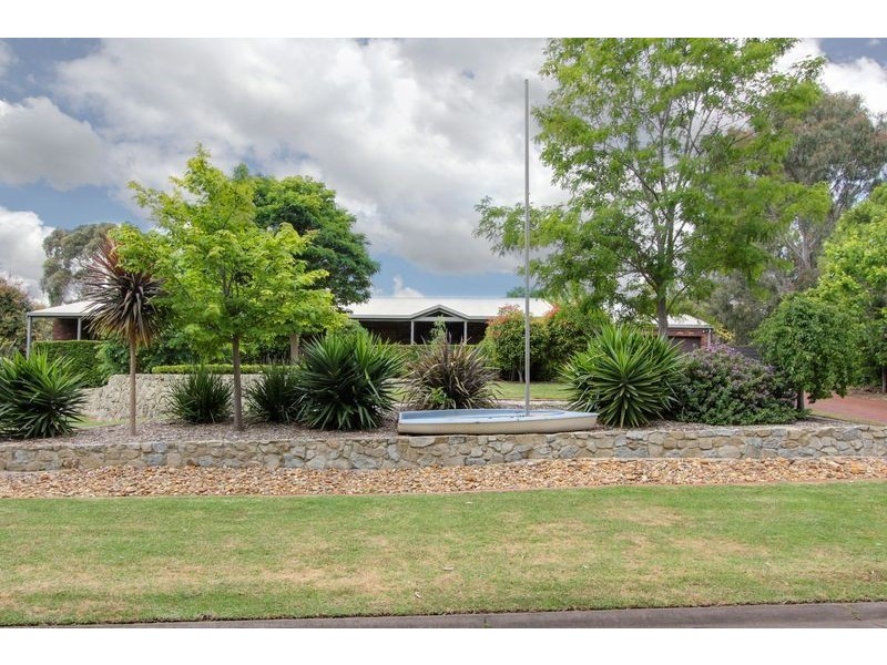 2 Hartigan Court, Rosebud VIC 3939