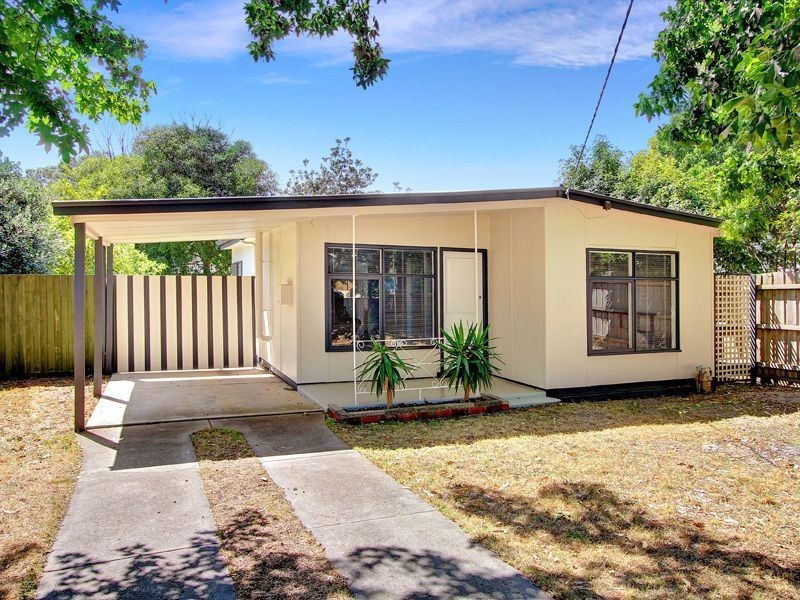 15 Overlea Avenue, Rosebud VIC 3939