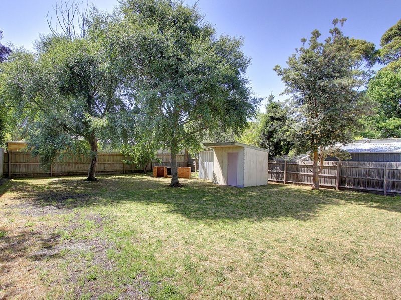 15 Overlea Avenue, Rosebud VIC 3939