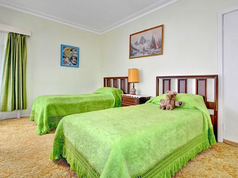 77 Ninth Avenue, Rosebud VIC 3939