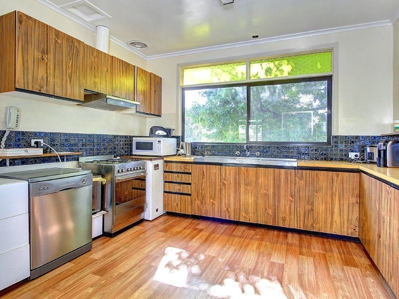 92-94 Fifth Avenue, Rosebud VIC 3939