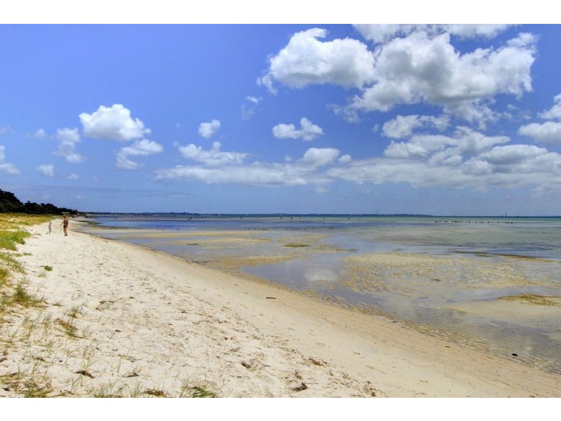 3 Woodthorpe Road, Rosebud West VIC 3940