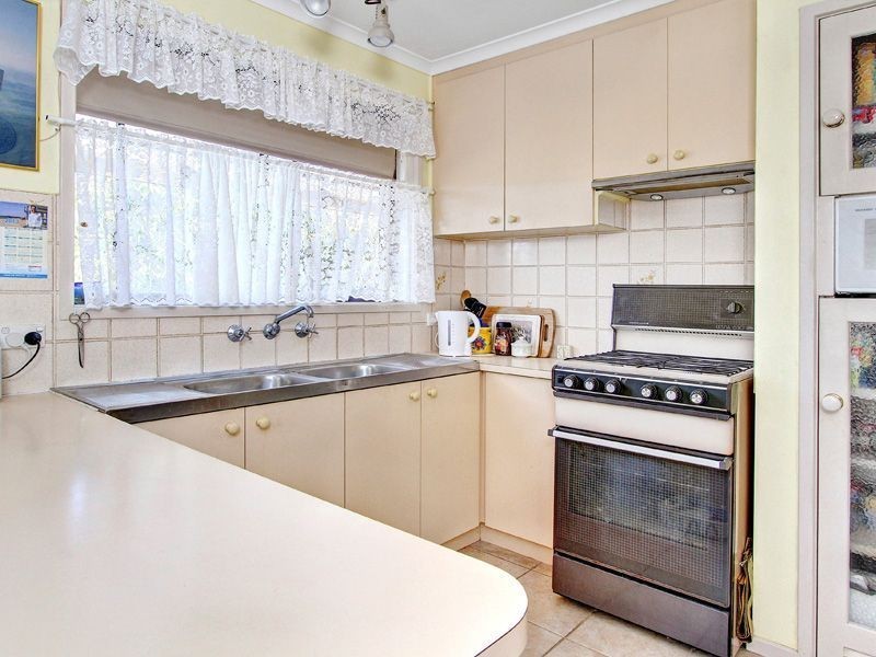 10 Boronia Avenue, Rosebud West VIC 3940