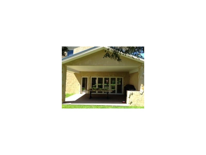 4 Daly Avenue, Rye VIC 3941