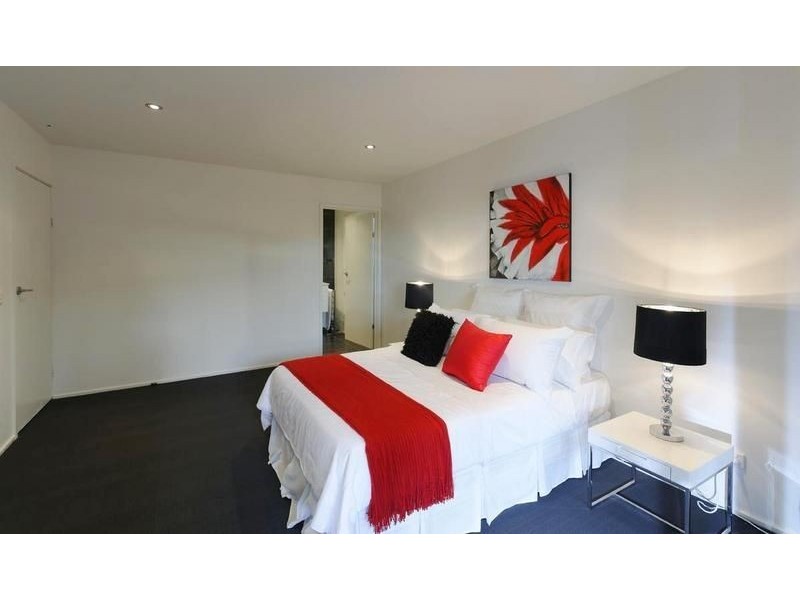 12 Banks Street, Mccrae VIC 3938