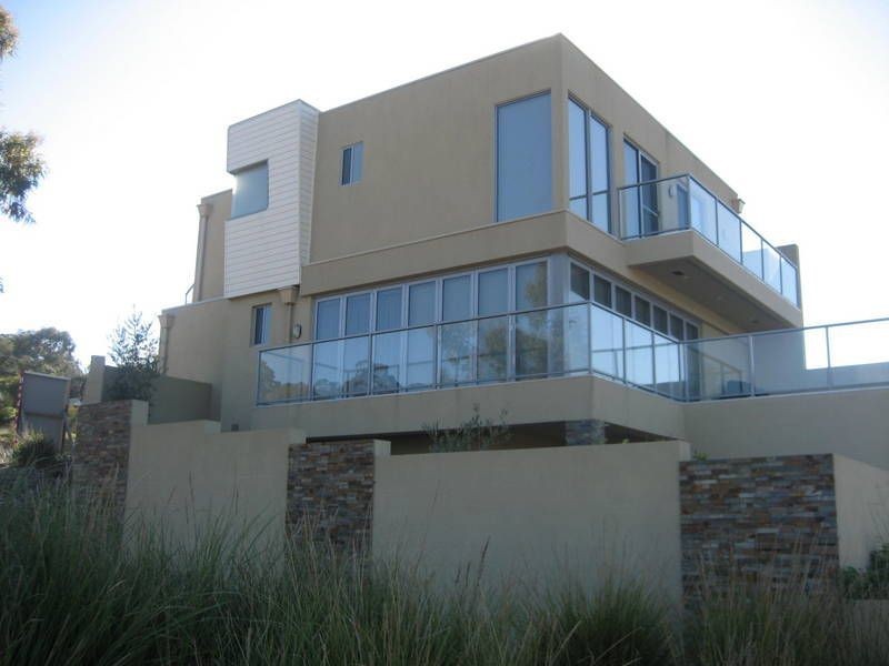 37 Helm Avenue, Safety Beach VIC 3936