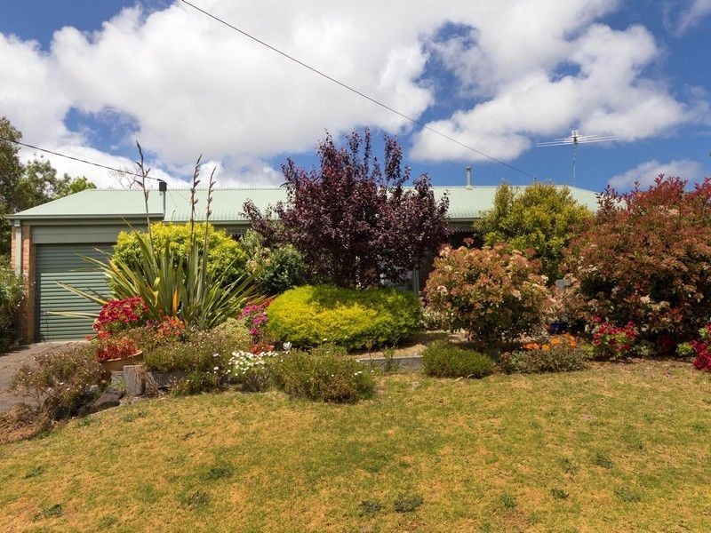 77 Woonton Crescent, Rosebud VIC 3939