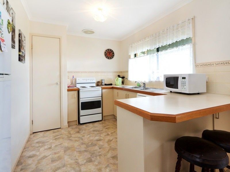 77 Woonton Crescent, Rosebud VIC 3939