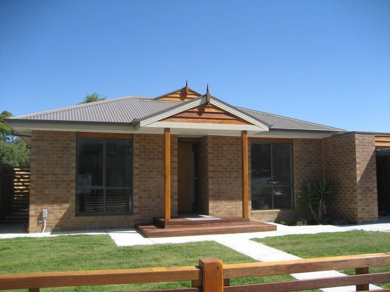 1/4 Leon Avenue, Rosebud VIC 3939