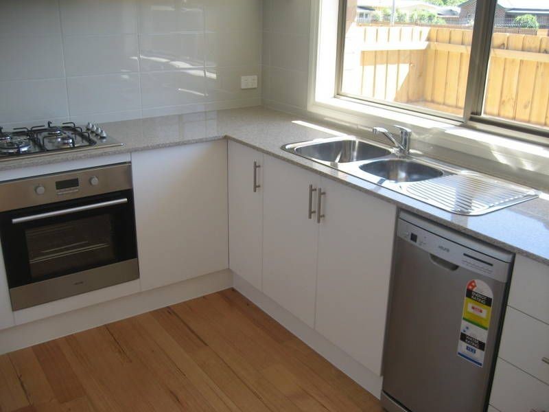 1/4 Leon Avenue, Rosebud VIC 3939