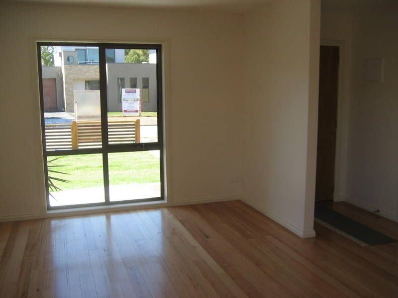 1/4 Leon Avenue, Rosebud VIC 3939