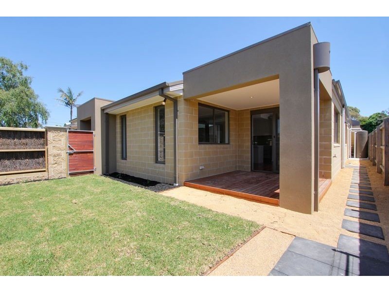 1/14 Anne Street, Rosebud VIC 3939