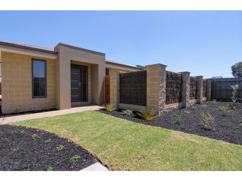 1/14 Anne Street, Rosebud VIC 3939