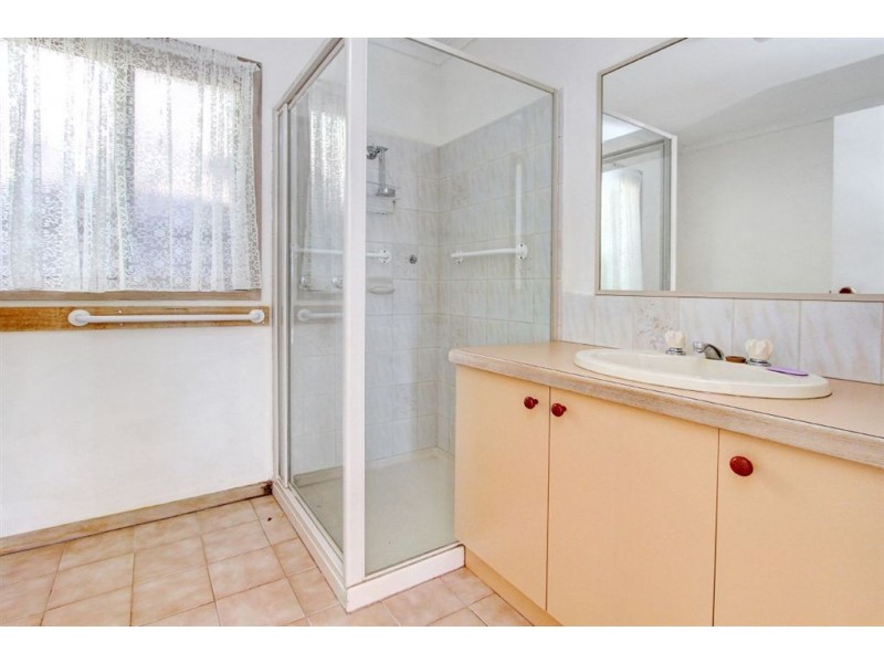 122 Sixth Avenue, Rosebud VIC 3939