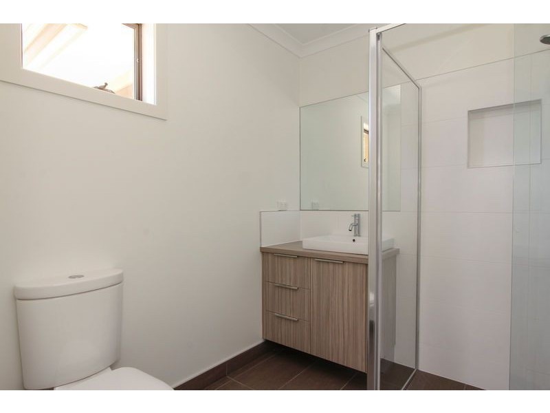 2/14 Anne Street, Rosebud VIC 3939